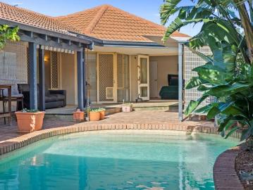 CHARACTER COASTAL GETAWAY WITH SUBDIVISION POTENTIAL