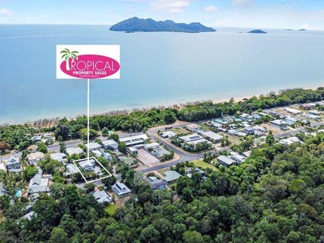 Character, Coastal Living & Walk to the Beach
