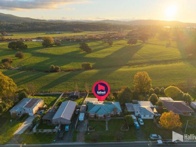 Country Views, Character Charm & Town Convenience