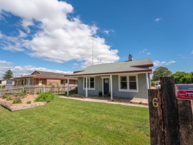 Character, Comfort and Country Town Living in Penola