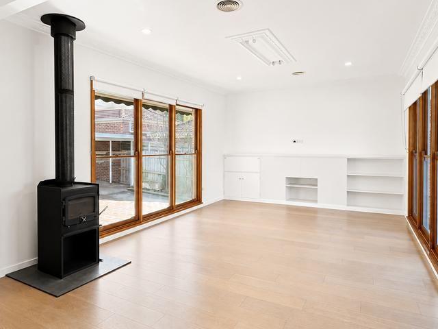 Character, Comfort & Contemporary Style in Heart of Highton