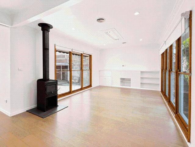 Character, Comfort & Contemporary Style in Heart of Highton