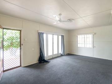 House to rent in Childers, Bundaberg Regional - Garden