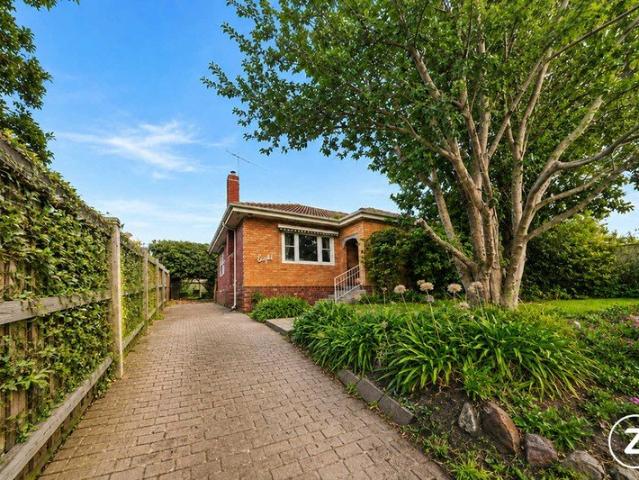 Character, Comfort & Convenience in the Heart of Brighton East