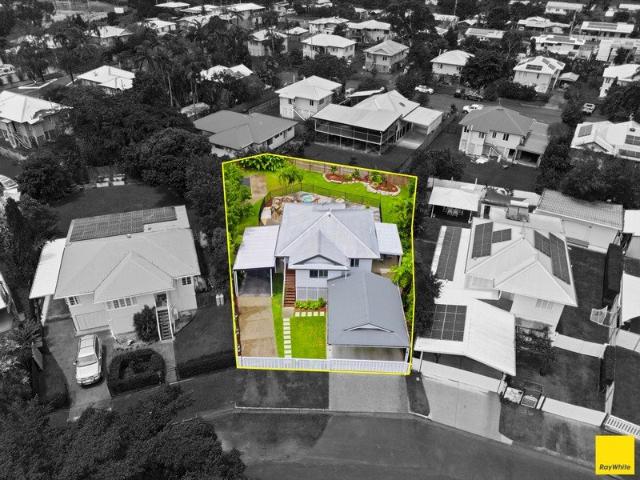 CHARACTER, COMFORT & CONVENIENCE IN THE HEART OF EARLVILLE