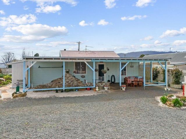 Character, comfort & convenience in the heart of Ringarooma