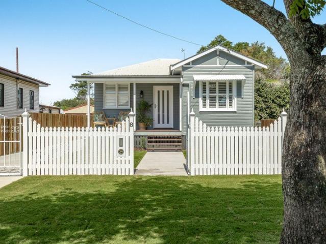 Character, Comfort & Convenience in Newtown!
