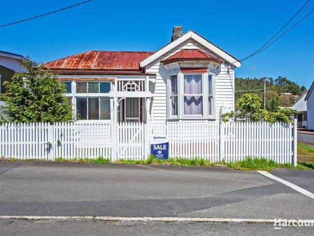 Character, Comfort & Convenience on Orr Street!