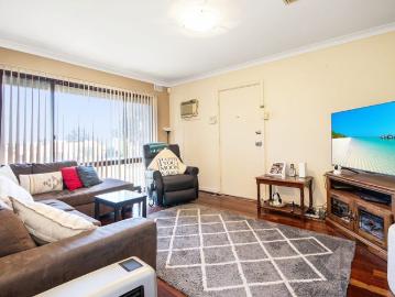 Character, Comfort & Convenience Spacious Family Home