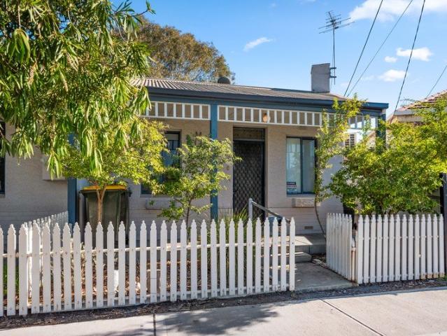 Character, Comfort & Coastal Convenience in Port Side Pocket