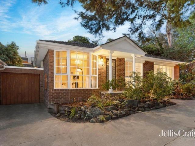 Character, Comfort & Courtyard Entertaining