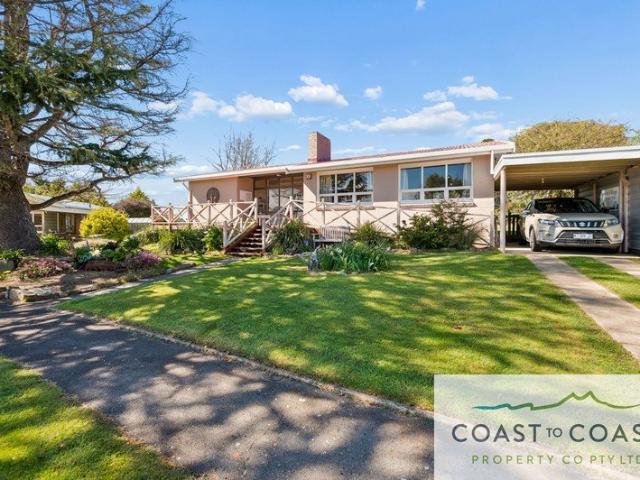 Character, Comfort & Investment Potential in Peaceful Poatina
