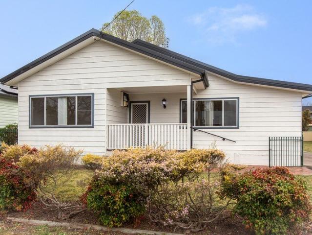 Character, Comfort & Space in Central Bega