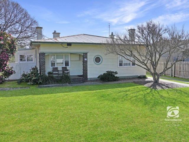 CHARACTER, CONVENIENCE & A GENEROUS 1,017sqm!