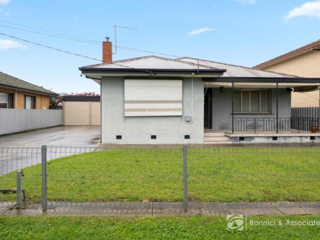 CHARACTER, CONVENIENCE AND ENDLESS POTENTIAL ON 818m2