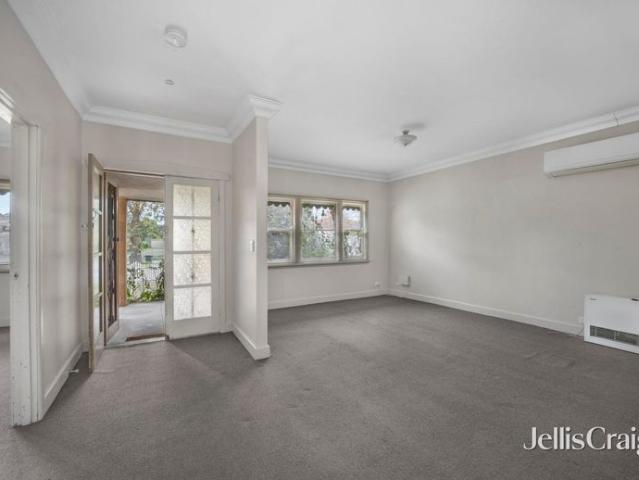Character, convenience and lifestyle in the heart of Golden Point