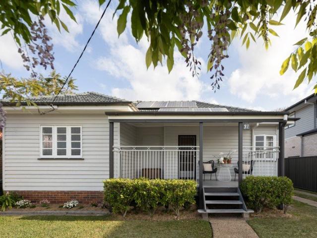 Character, Convenience and Side Access in the Heart of Kedron