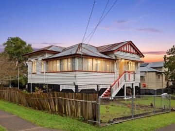 Character Charm, Corner Position and Endless Potential on 814m²