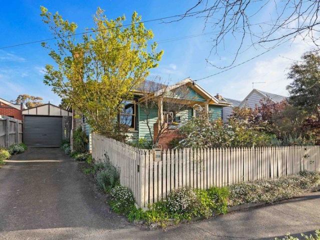 CHARACTER, CHARM & A BEAUTIFUL GARDEN SETTING