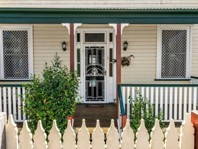 Character, Charm and Contemporary Comfort Moments from Lake Annand