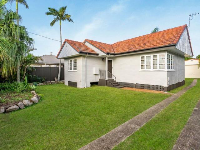 Character, Charm & Endless Potential on the Virginia/Banyo Border!
