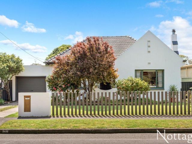 Character Charm in the Heart of Victor Harbor
