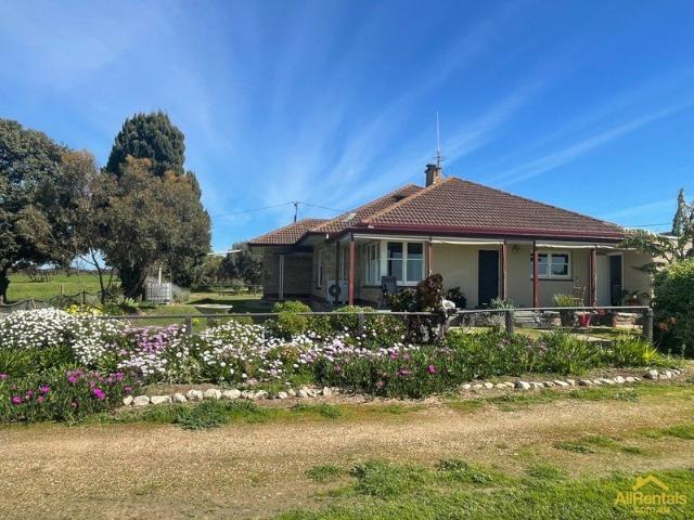 Character, Charm & Space on 2.5 Acres Curramulka SA