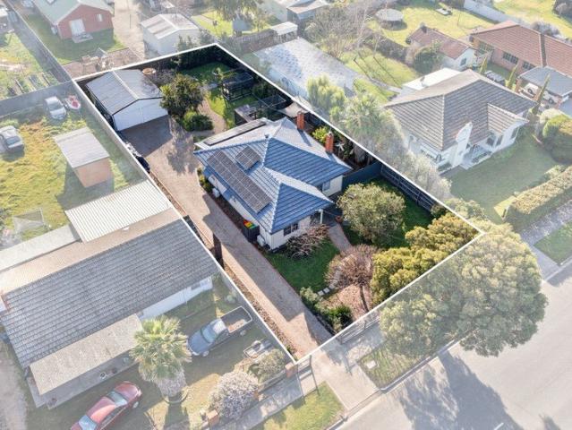 Character & Charm. Perfect 1st Home Or Solid Investment