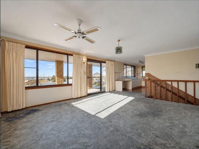 CHARACTER, CHARM & UNINTERRUPTED WATER VIEWS