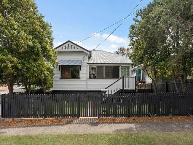 CHARACTER AND CONVENIENCE ON CAROLINE STREET