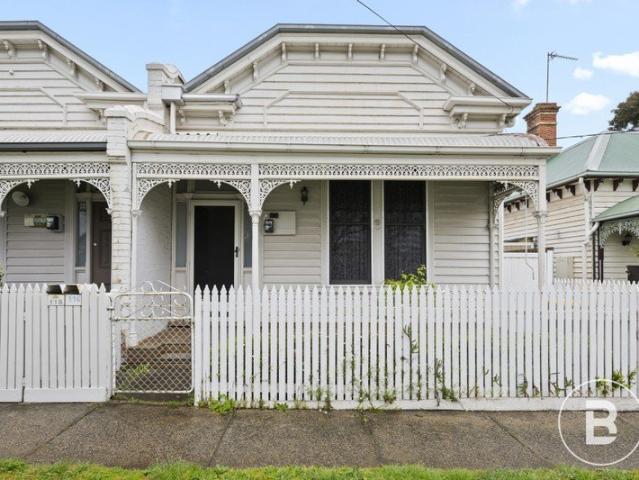 CHARACTER AND CONVENIENCE IN GOLDEN POINT