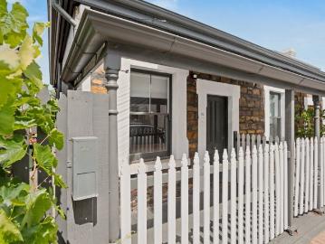 Character and Lifestyle in Picturesque Norwood Pocket