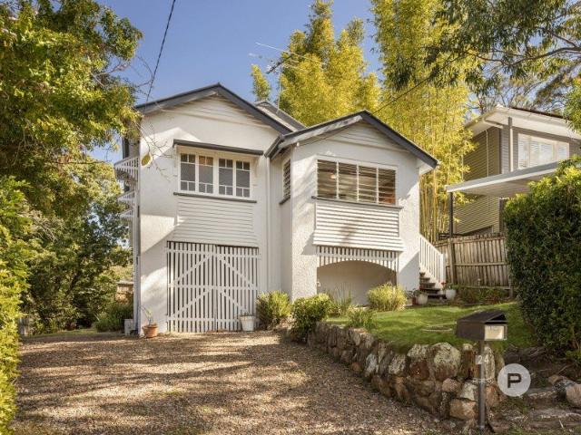Character and potential in premium Bardon location
