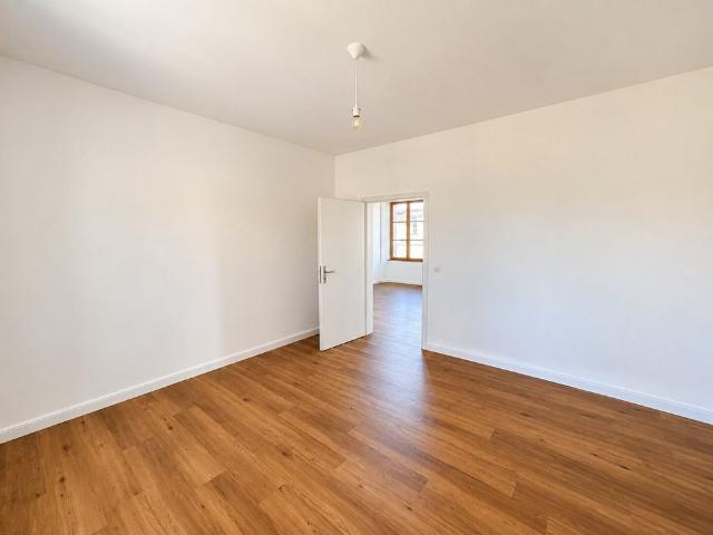 Character apartment of 2.5 rooms in a renovated historic building