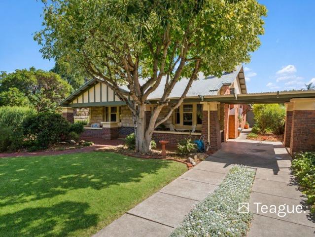 Character Bungalow on a Large 900sqm Corner Allotment