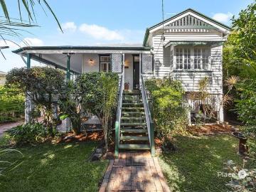 Character Family Estate with Self Contained Granny Flat on 810sqm