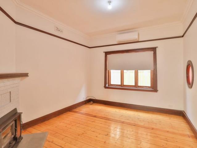 Character Filled CBD 2BR with Large Powered Shed
