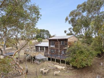 Clunes, Hepburn, Victoria - Equipped kitchen