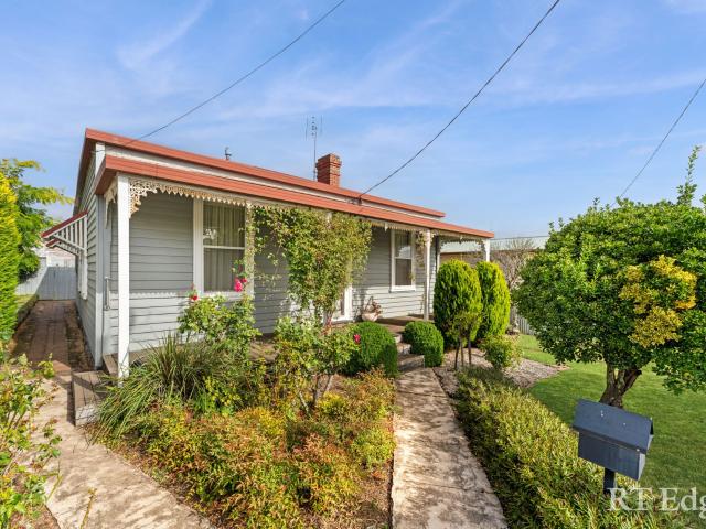 Character Filled Cottage on Expansive Block in Prime Kyneton Location