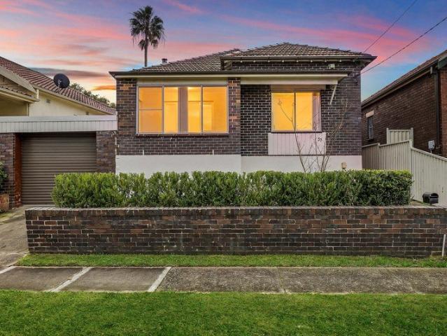 Character Filled Full Brick Residence in an Unbeatable Lifestyle Setting