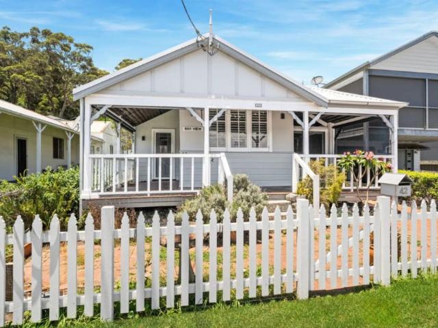 Character Filled Heritage Cottage on Waterfront Reserve