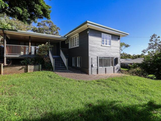 CHARACTER FILLED LIVING WITH SHED, RUMPUS & AIR CONDITIONING THROUGHOUT