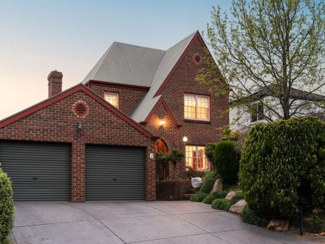 Character Filled Living in the Prestigious 'Craigburn Estate'