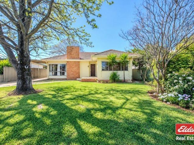 CHARACTER FILLED LIVING IN A CONVENIENT CENTRAL LOCATION