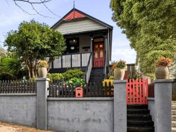 CHARACTER FILLED PERIOD COTTAGE OFFERING PEACEFUL PRIVACY