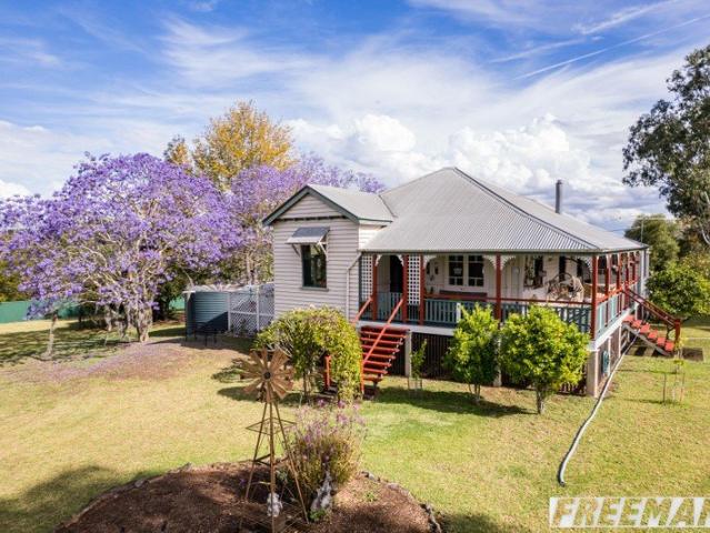 Character Filled Queenslander with Scenic Views
