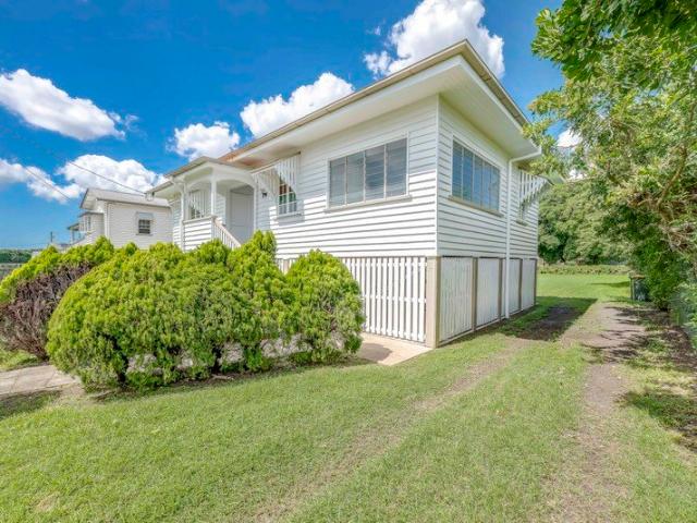 Character Filled Queenslander on 955m² The Perfect Family Haven