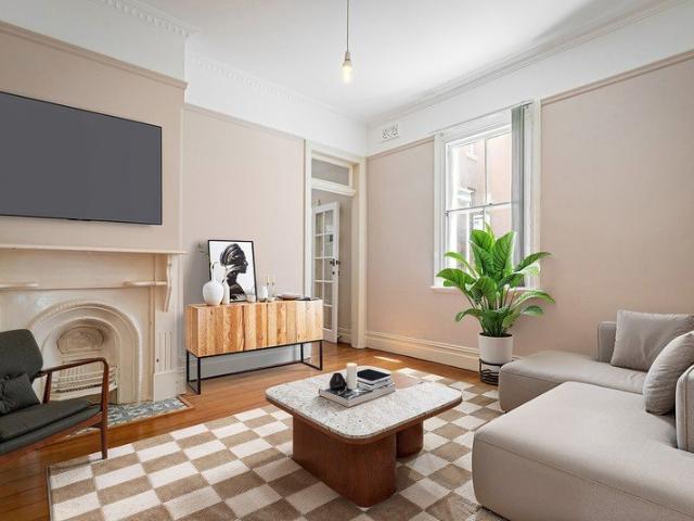 Character Filled Semi detached terrace with Garage & Courtyard
