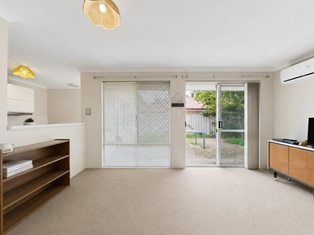 Character Filled Wembley Living with Immediate Rental Return