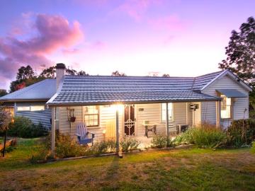 Character Filled 1800s Cottage with 7 Main Rooms, 4 Room Studio, Creative Spaces & Private Produce Garden